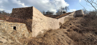 삼년에 걸쳐 쌓았다는 보은 삼년산성