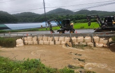 터진 제방 응급복구에 온힘… 무너진 광암교, 신속복구 세종시