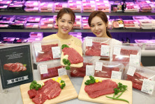 60% 싼 한우·초신선 식품…이마트·롯데마트, 차별화로 고객몰이
