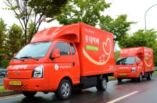 롯데글로벌로지스, 전기 택배차 30대 추가 도입…K-EV100 동참
