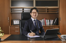 김주남 롯데면세점 대표, 롯데리아·엔제리너스 해외 도입 추진