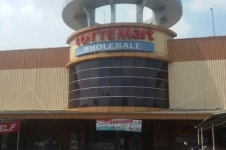 롯데마트, 지난달 오픈한 인니 찌마히점 허가 철회?...현지 지자체 보행자 육교 건설 약속 이행하지 않아