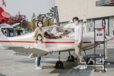 신세계 스타필드, 쓱데이 맞아 경비행기부터 이동형 별장까지 판매 나서