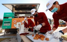 교촌치킨, 서울나래학교서 임직원 치킨 나눔 사회공헌 활동 진행