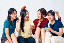 아모레인덕원(영) | [함께가자 우리ESG] 아모레퍼시픽공감재단, 서울시 주최 '기업+영디자이너 브랜드전시' 최우수상 수상