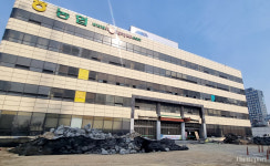 [포토] 가림막도 없는 농협경기지역본부 철거현장... 안전불감 여전