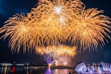 EDM 워터밤·불꽃쇼···목포해상W쇼, 여름밤 물들인다