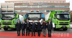 청소차도 친환경 타타대우상용차, 친환경 LNG 청소차 인천 서구청에 인도