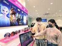 LG유플러스, 전국 2천100개 매장에 글로벌 OTT 디즈니+ 체험존 오픈