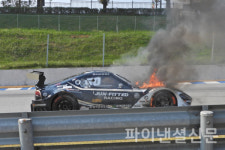 [포토] 불이야 CJ슈퍼레이스 7라운드서 발생한 경주차 화재