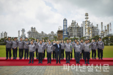 한화 김승연 회장, 올해 첫 현장경영…한화토탈에너지스 대산공장 방문