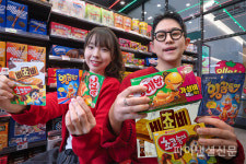 세븐일레븐, Z세대 겨냥한 오리온 까까맛 교통카드 4종 선봬