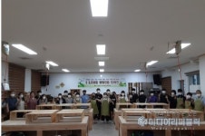 의성 경북중부중학교, 사제동행 전통목공예가 체험