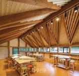 중목구조와 경량목구조 결합이 만들어낸 감성공간, 용암초등학교 숲속공방 Carpenters House