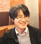 풍경 속에서 풍경을 담은 ㄷ자 목조주택