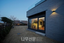 개그우먼 김지민이 웃음기 싹 빼고 지은 어머니를 위한 목조주택