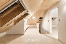 높은 다락과 벽난로가 있는 4층 상가주택