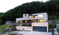 대지면적이 900평…영월의 풍광이 된 대저택