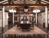 재벌집 막내아들 인테리어 브라운스톤