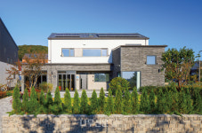 단순함 속에 풍요로운 삶, 따듯하고 조용한 집