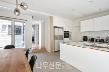 빛과 바람이 집안으로 쏟아지는 용인 디귿집