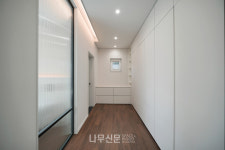 가로형 대지에 담긴 모던 디자인－여백과 빛, 바람의 집