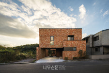 곶자왈 속의 작은 우주, 제주 영어마을 단독주택