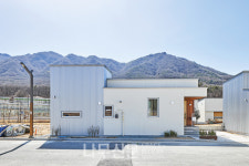 하나의 심장, 두 개의 집 ; 양산 내송리 주택 프로젝트