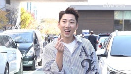 영기, 영기로운 텐션 폭발 출근길~ 불후의 명곡 출근길