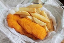 치솟는 물가...사라질 위기에 처한 영국 국민음식 피쉬앤칩스