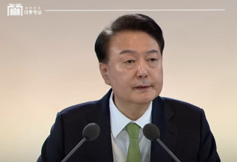 尹 지지율 하락한 36% '국힘 34%-민주 29%-조국 10%' [한국리서치 여론조사]