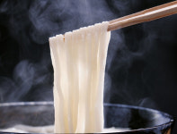 2TV 생생정보 바지락 듬뿍 칼국수 오늘 맛집 소개...200그릇 행운의 주인공은 누가?