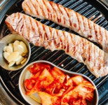 2TV 생생정보 치킨값보다 싼 고기 8종 무한리필 맛집 오늘 소개…가성비에 헉!