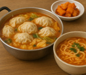 2TV 생생정보 만두전골·장칼국수 맛집 오늘 소개…시원한 국물의 맛!