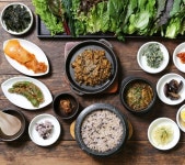 2TV 생생정보 건강가득 20첩 한 상 맛집 오늘 소개…자연 그대로의 맛
