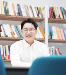 더블유미디어 엔터테인먼트 윤철우 대표 "애플은 제품을 팔지 않는다"