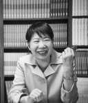 [박정자 칼럼] 윤여정이 보여준 유쾌한 시니어