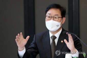 '김건희 檢 소환조사' 메시지 내는 박범계 