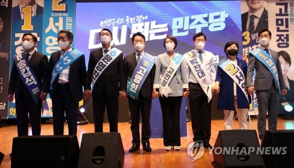 정청래 후보, 독주 이어가며 충청과 영남 압승…당 대표 선거에서 박찬대 후보 제압
