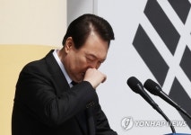 尹 北 무모한 도발은 반드시 대가...용사 55명 호칭하며 울먹이기도