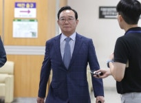 檢, 하명수사 송철호·황운하 각 징역 6년·5년 구형…벼슬길에 나서겠다며 개인 욕심만 채운 양두구육
