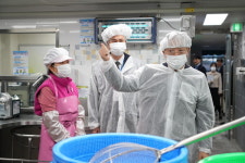 하윤수 부산교육감, 학교급식 현장 특별점검