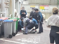 [속보] 부산 수영역 앞에서 흉기난동 벌인 남성 현장체포