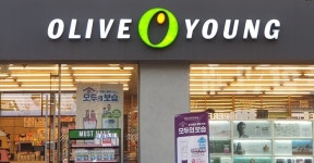 뷰티 사업 영역 확장에 열 올리는 현대백화점 “CJ올리브영 지분 인수 검토 중”