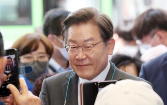 이준석 겨냥한 이재명 “李, 말 같지 않은 말 많이 해…성상납 의혹부터 해명하라”