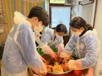 bhc치킨 해바라기 봉사단, 대방종합사회복지관과 김장나눔 봉사진행