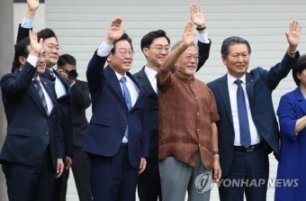 문재인 전 대통령, 트위터에 이재명 당 대표 ‘비난’ 트윗 ‘좋아요’ 눌렀다 취소‥네티즌 ‘뭇매’