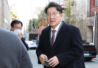 '문재인-이재명, 동시저격'  권성동, “본질은 ‘죄와 벌’인 회동…지난 정부 ‘쇼’ 결과는 참담”