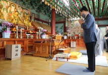 양승조 충남지사, 서천 봉서사 등 사찰 5곳 방문 및 대천해수욕장 시찰