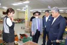 문정우 금산군수, 인삼약초시장 현장방문...활성화 방안 논의